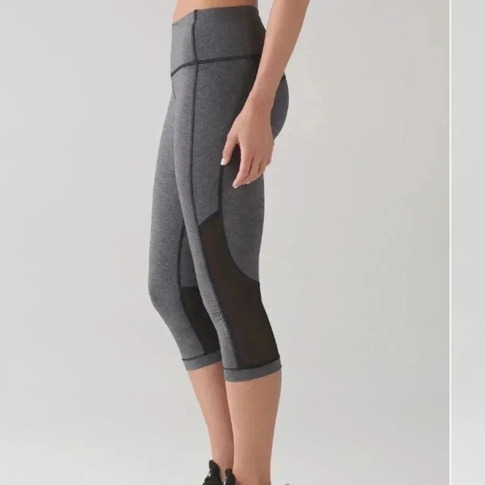 Lululemon Gear Up Crop (17")Heathered Black / Black